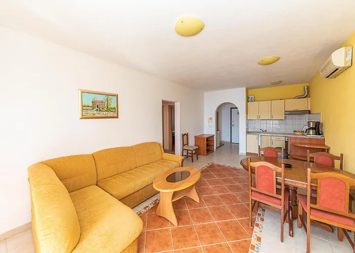 Apartment Cozy In Okrug Gornji