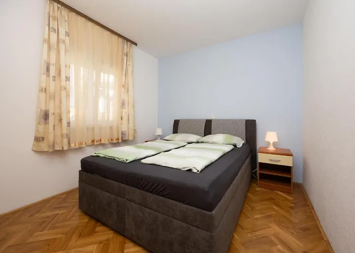 Cozy In Okrug Gornji Apartment Trogir
