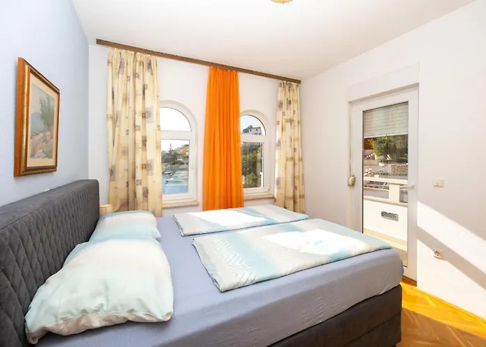 Apartment Cozy In Okrug Gornji Trogir