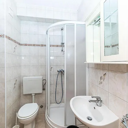 Apartment Cozy In Okrug Gornji Trogir